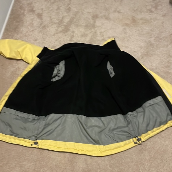 Mens Yellow winter coat worn once not new to tag - Picture 3 of 8